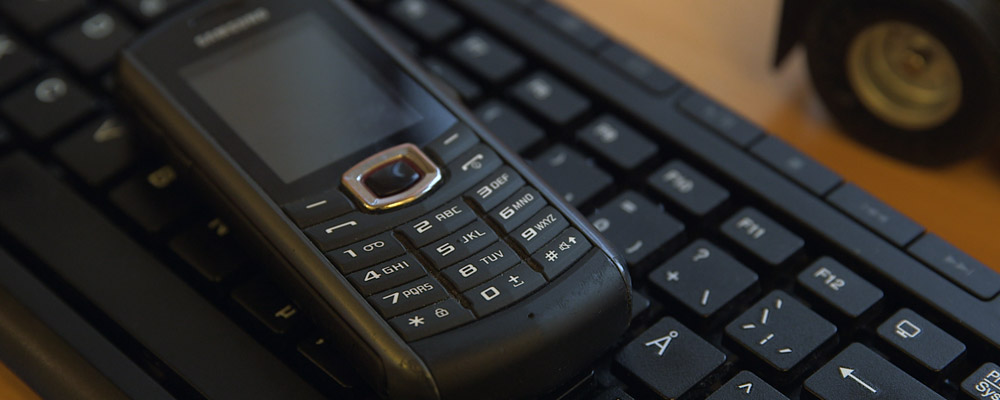 Tangentbord och telefon