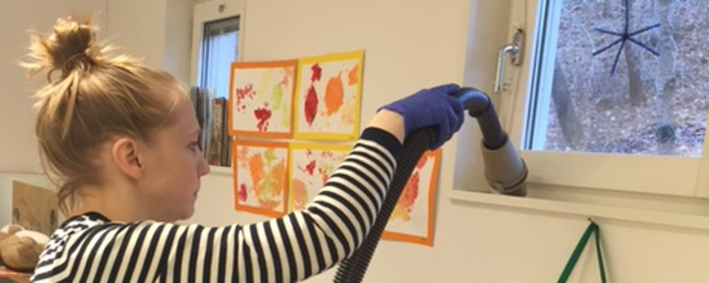 Dammsugning av fönsterbräda